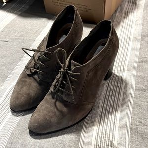 Clarks heels